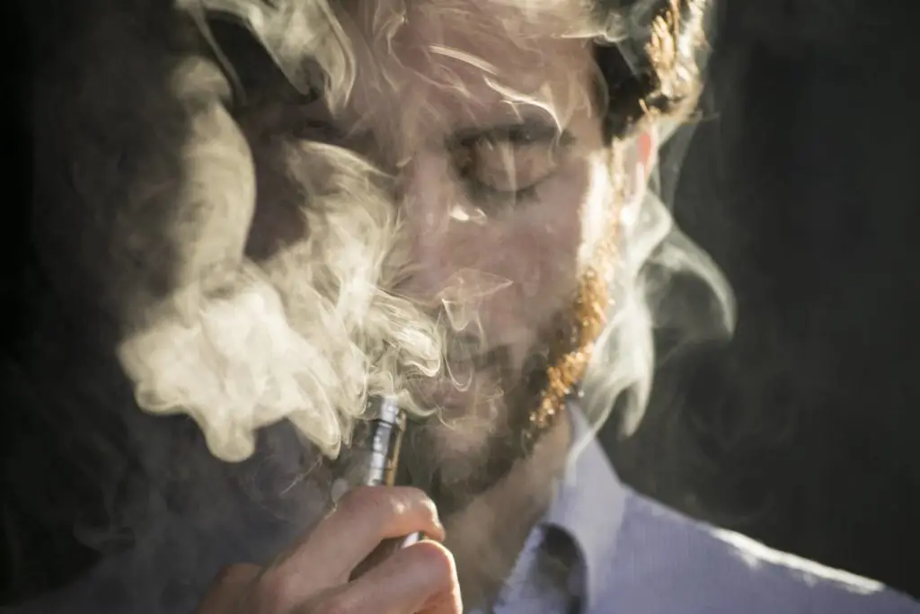 American Medical Association Urges Ban on Vaping Products