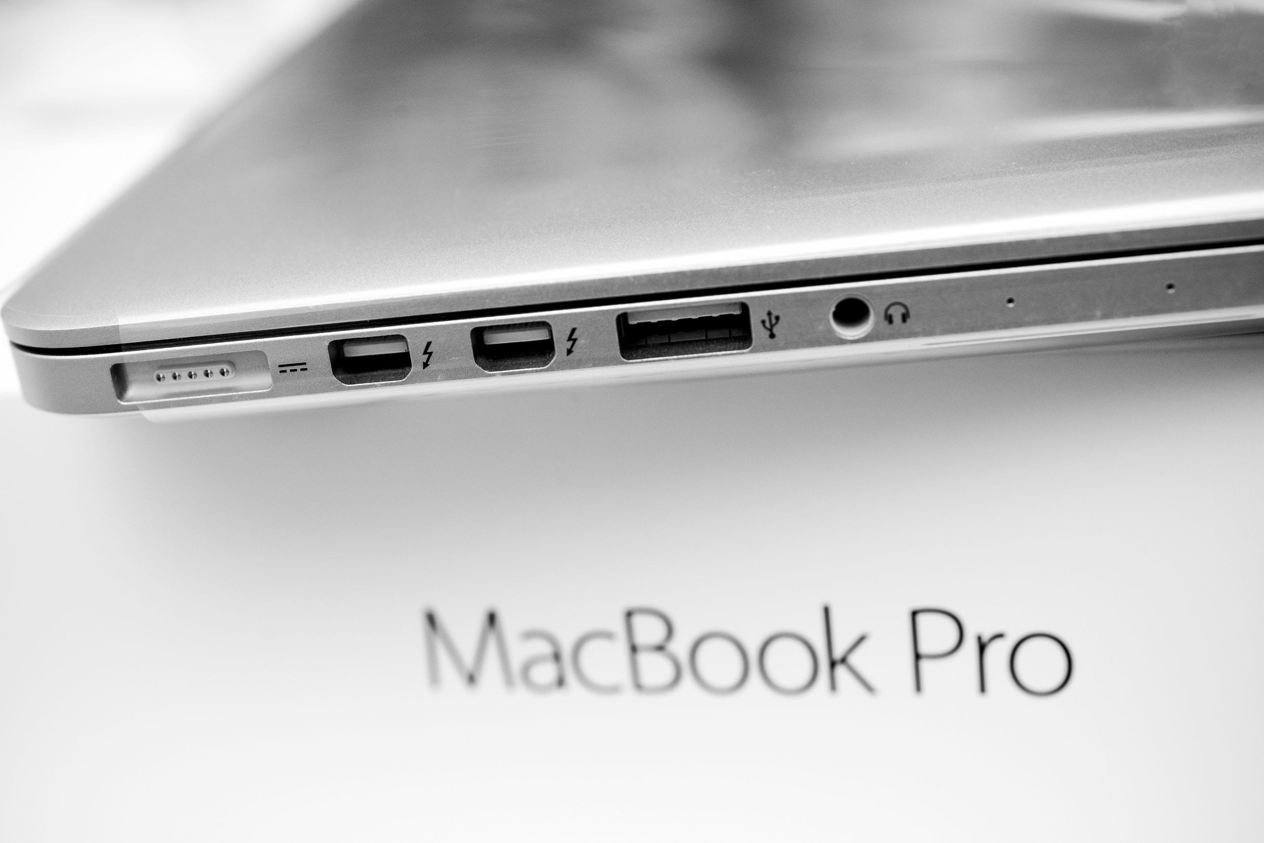FAA Bans MacBook Pros with Recalled Batteries from Flights