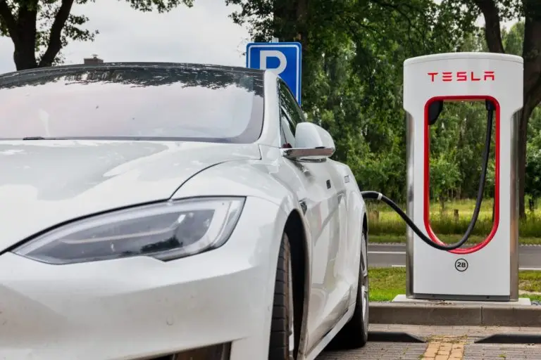 Final Tesla Autopilot Crash Reports Fault Tesla, Drivers and Lack of Regulations