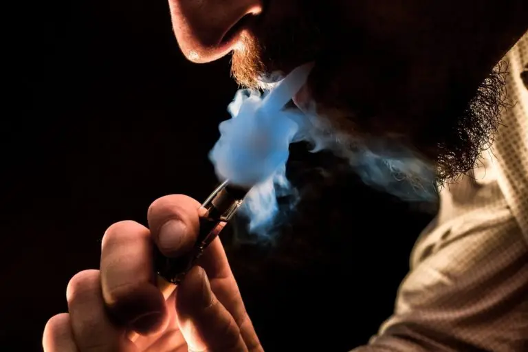 Burn injuries after e-cigarette explosion