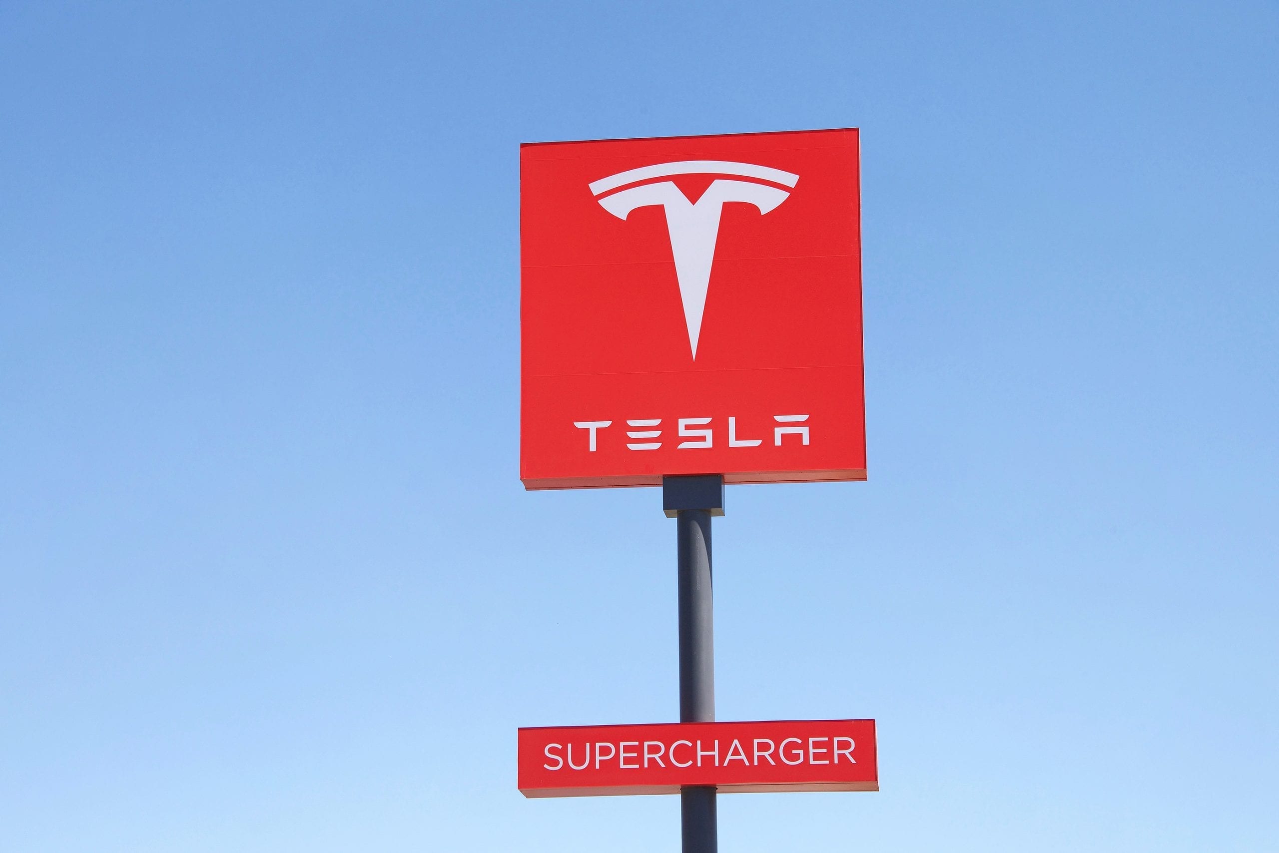 Two Killed in Driverless Tesla Crash in Texas