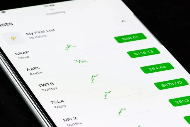 Parents Sue Robinhood After Their Son Died by Suicide Thinking He Owed $730,000