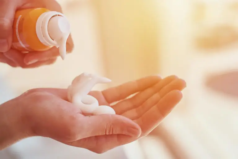 Lab asks for FDA to recall sunscreen