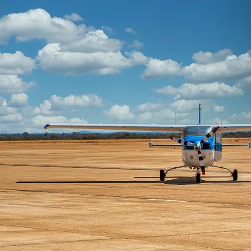 Private planes: Cessna, Pipers.