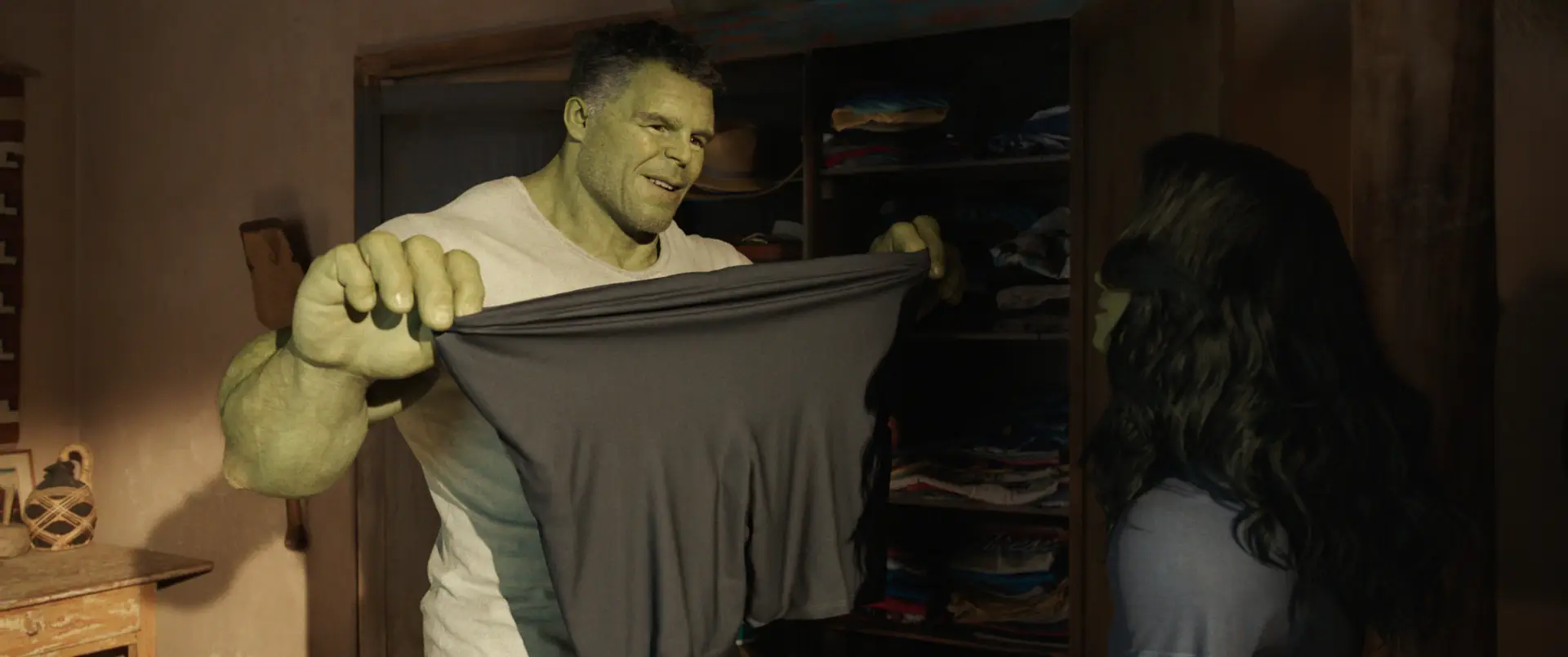 The Hulk demonstrating stretchy pants in She-Hulk episode 1